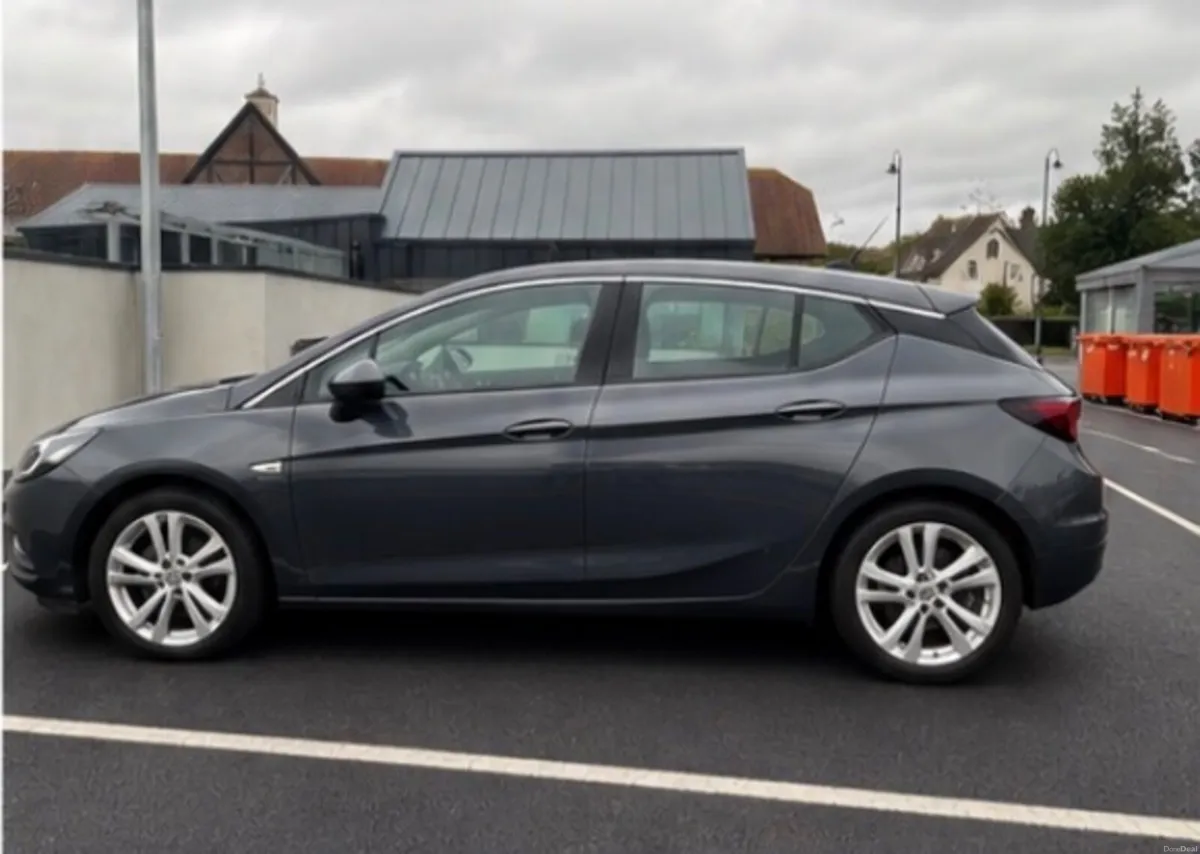 Opel Astra 2018 - Image 1