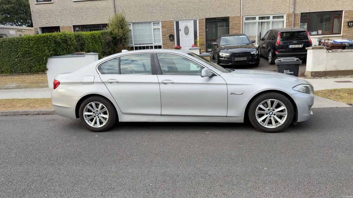 BMW 5-Series 2012 - Image 6