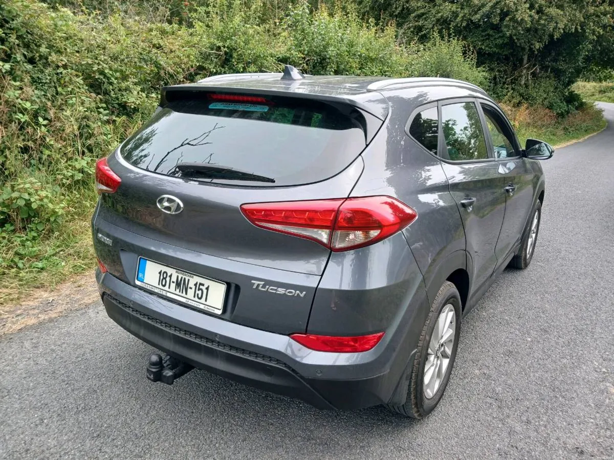 18 Hyundai Tucson 1.7dsl Executive model - Image 4