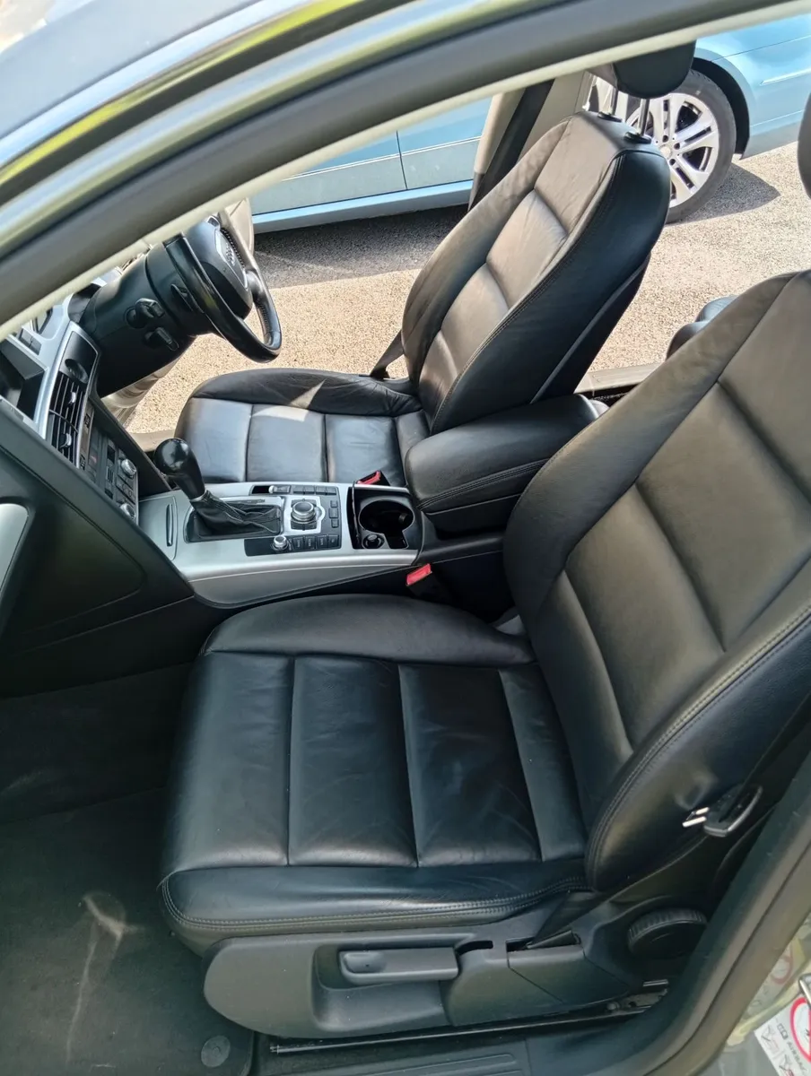 Audi A6 2010 - Image 2