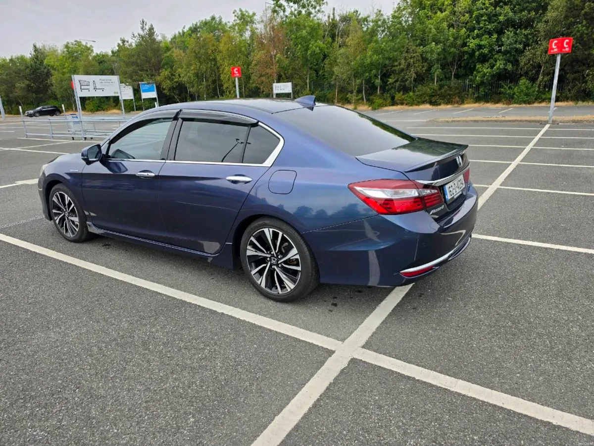 Honda Accord hybrid - Image 6