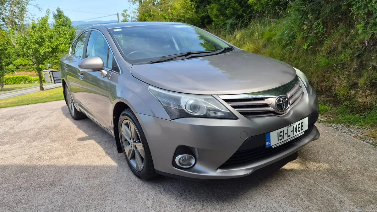 15 AVENSIS - IMMACULATE - FULLY REFURBISHED - Image 4