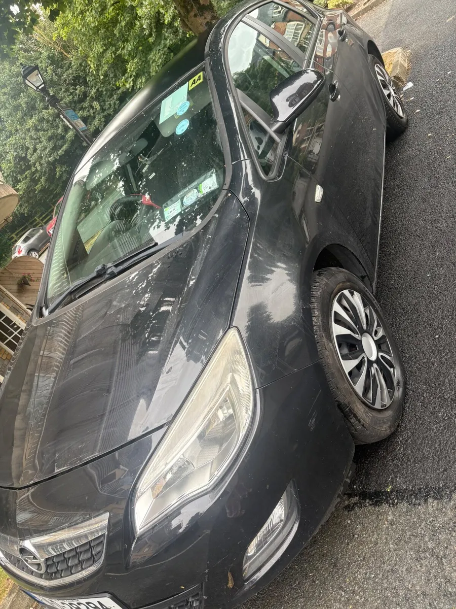 Opel Astra 2011 - Image 5