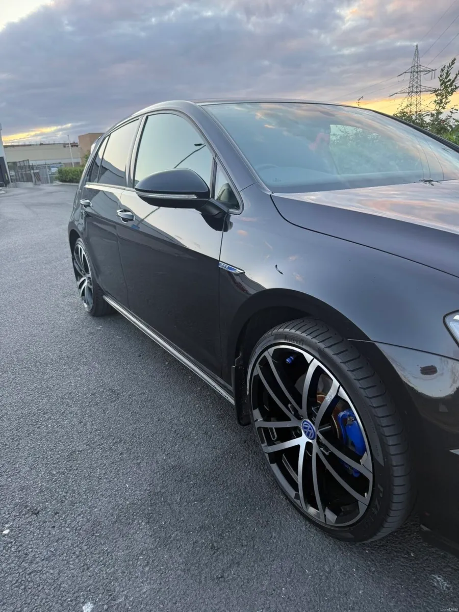 Volkswagen Golf GTE - Image 3