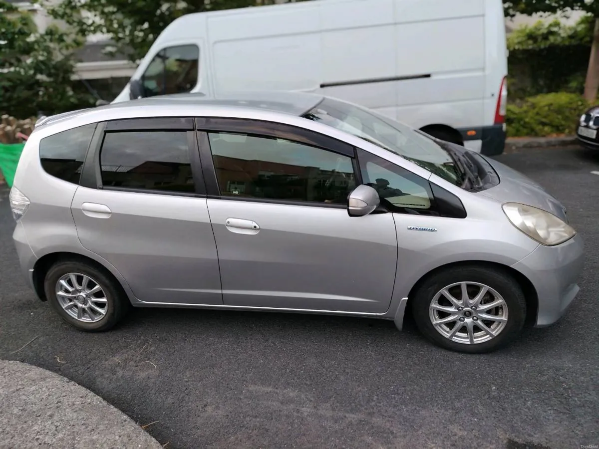 Honda fit hybird high spec - Image 2