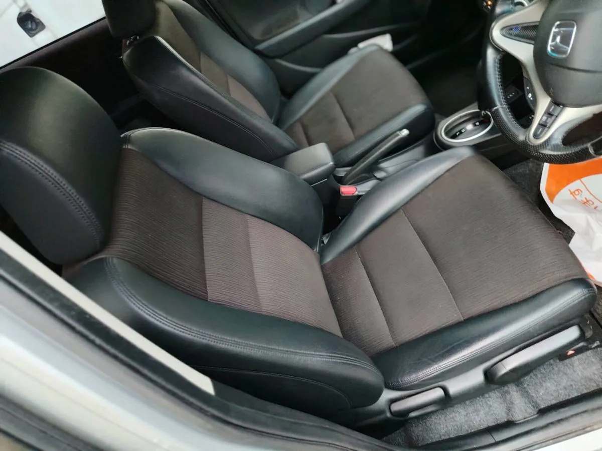 Honda fit hybird high spec - Image 6