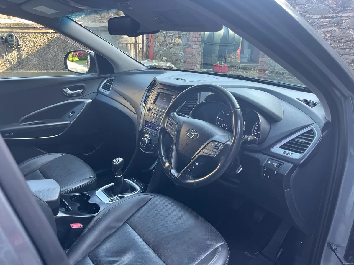 Hyundai Santa Fe - Image 2