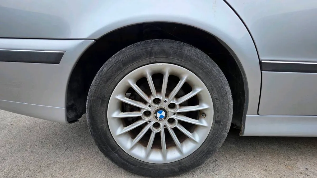 BMW E39 2.0 Petrol - Image 6