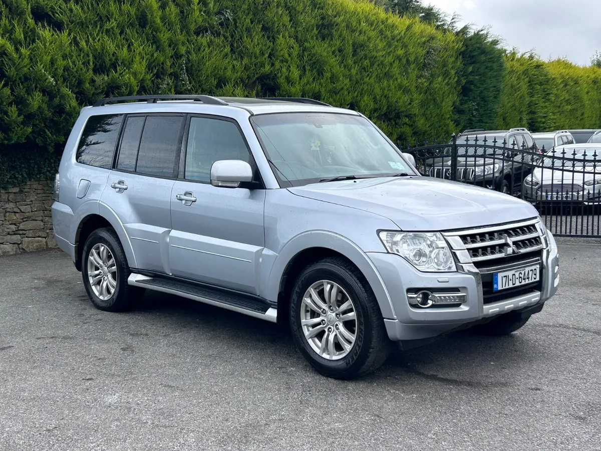 2017 Mitsubishi Pajero 7 seater - Image 1