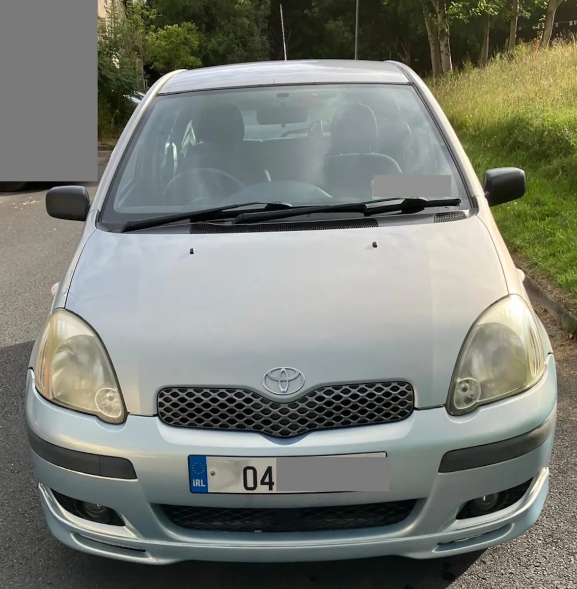 Toyota Yaris 2004 - Image 1