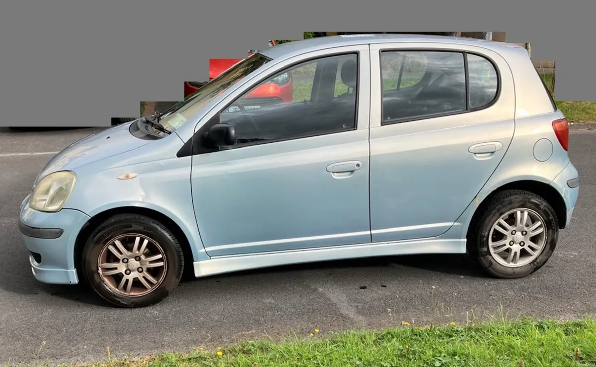 Toyota Yaris 2004 - Image 3