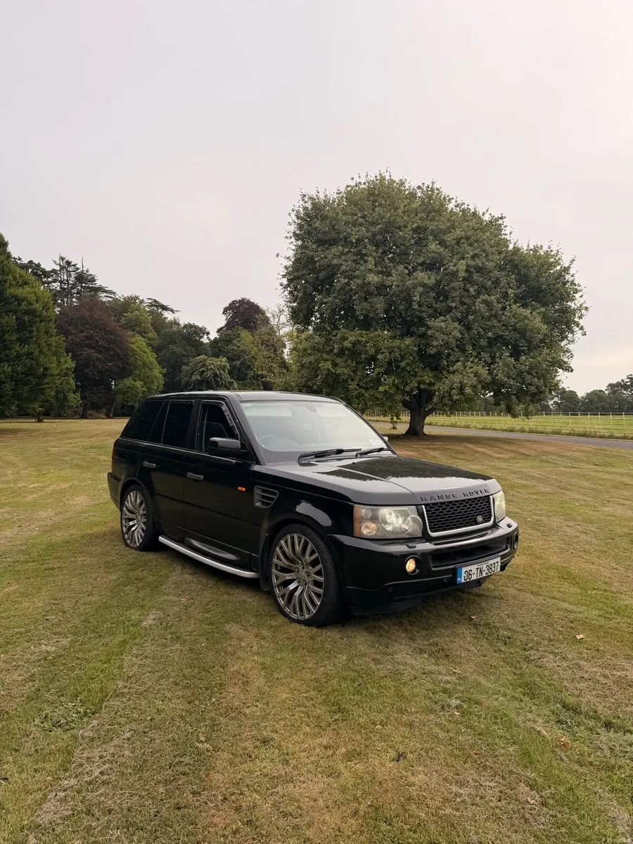 Range Rover Sport - Image 1