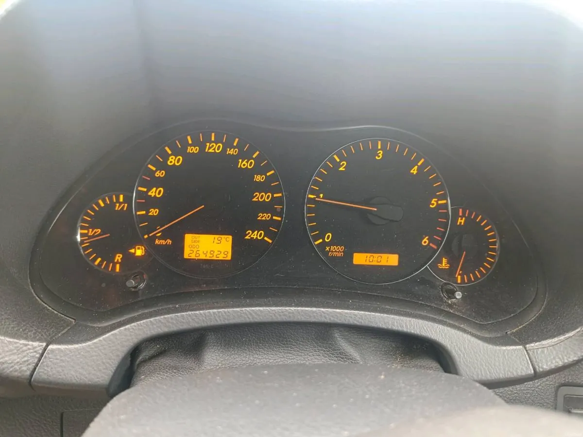 Toyota Avensis - Image 6