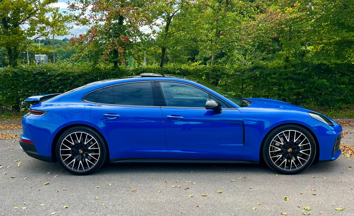 2024 Porsche Panamera 4 E-Hybrid - Image 4