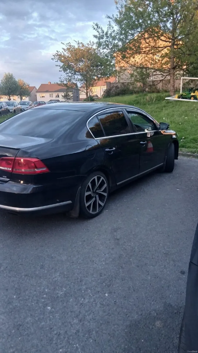Volkswagen Passat 2013 - Image 4