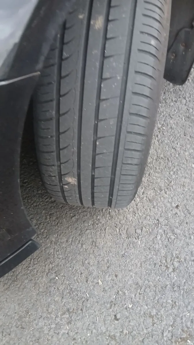 Volkswagen Passat 2013 - Image 3
