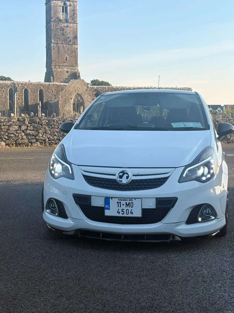 Corsa D 1.3L Limited edition white - Image 3