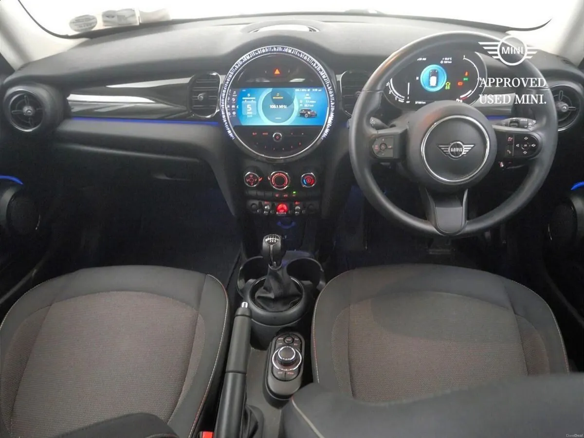 Mini Cooper 3-Door Cooper Classic - Image 4