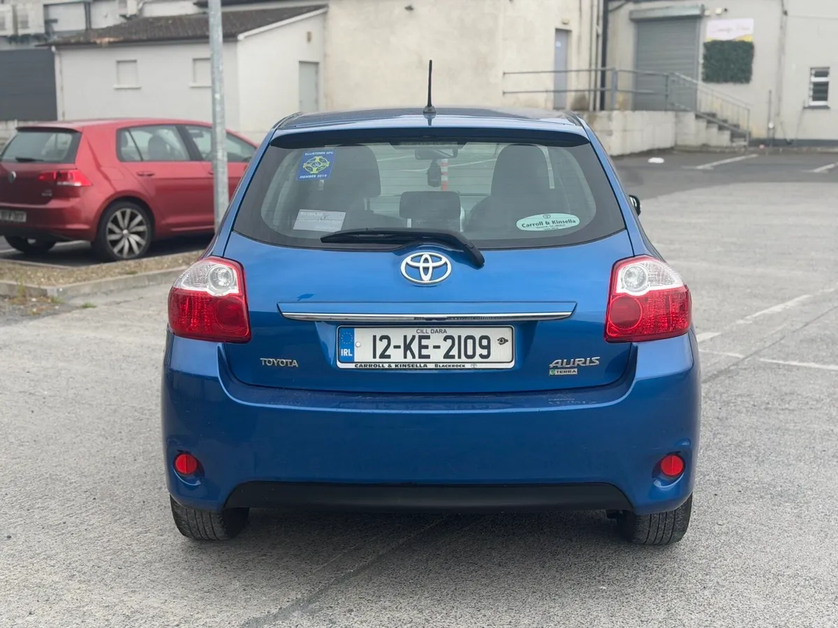Toyota Auris NEW NCT & 1 OWNER - Image 3
