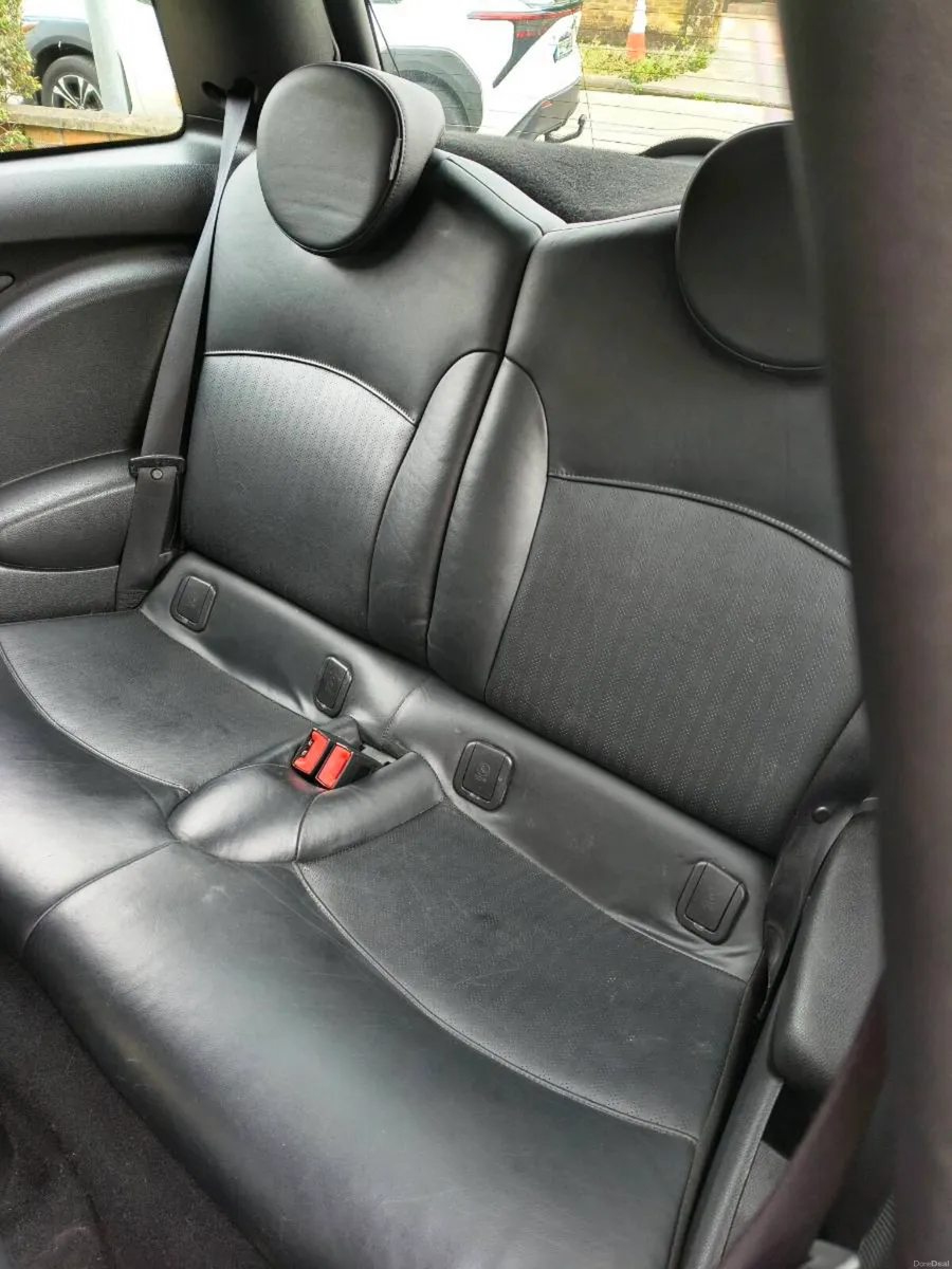 Mini Cooper 2011 - Image 4