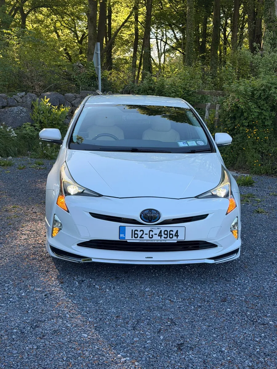 Toyota PRIUS 2016 | 1.8 HYBRID | AUTO - Image 3