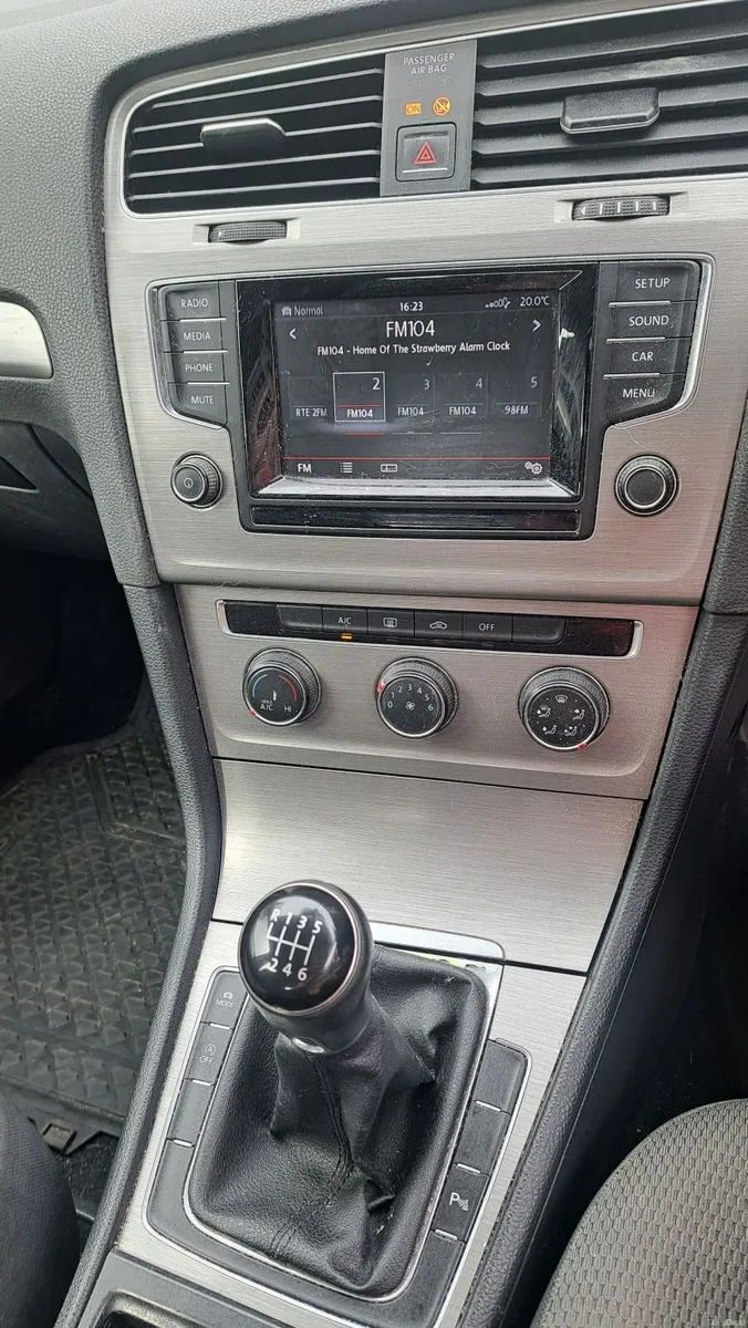 Volkswagen Golf 2014 - Image 2