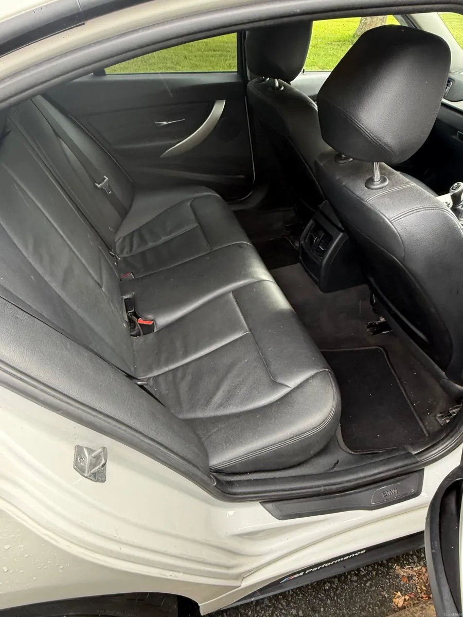 BMW 3-Series 2014 - Image 2
