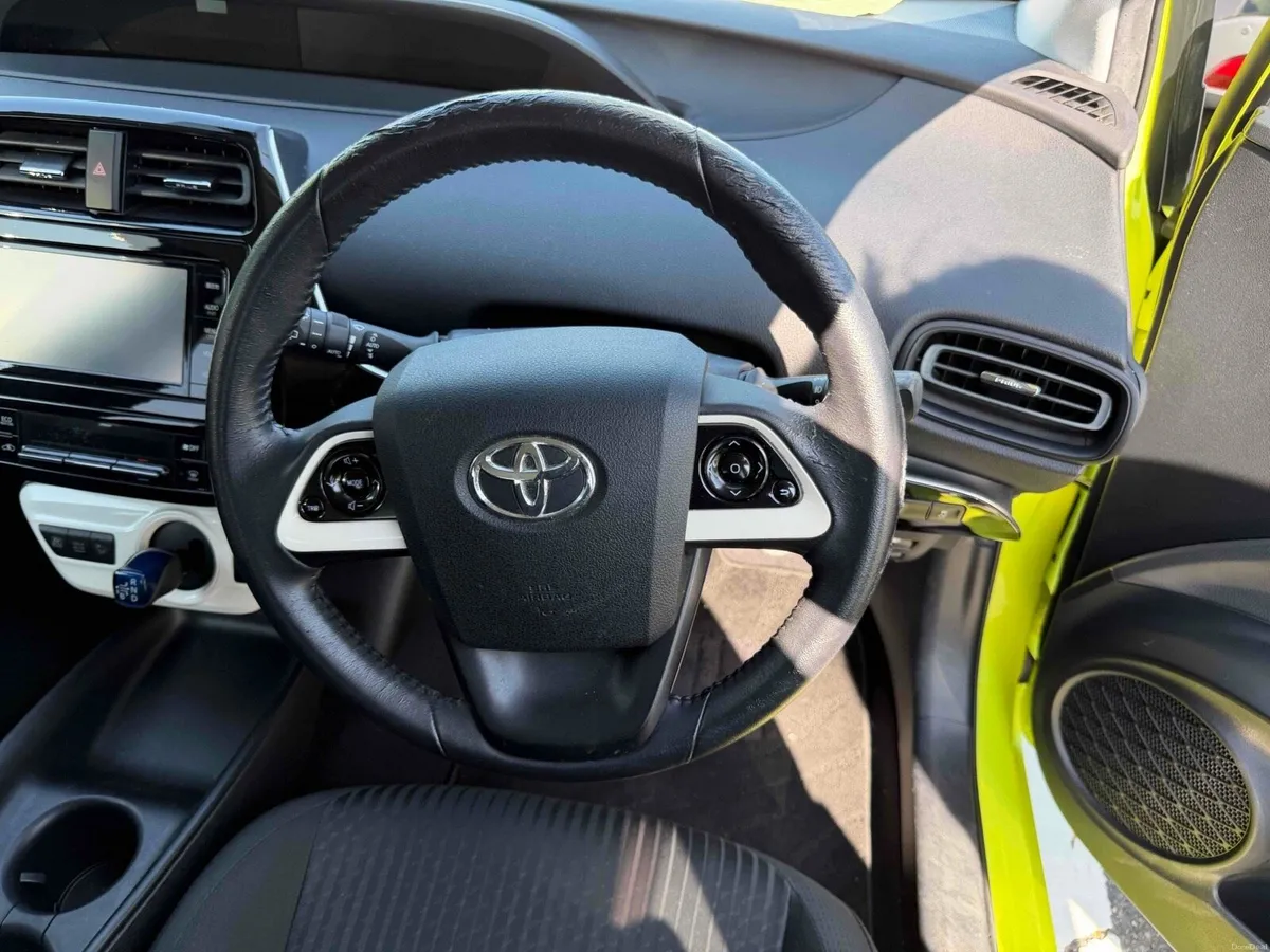 2016 Toyota Prius Hybrid 59k km arriving 29/10/26 - Image 4