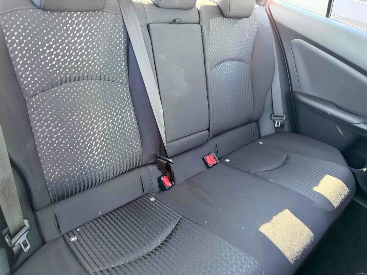 2016 Toyota Prius Hybrid 59k km arriving 29/10/26 - Image 5