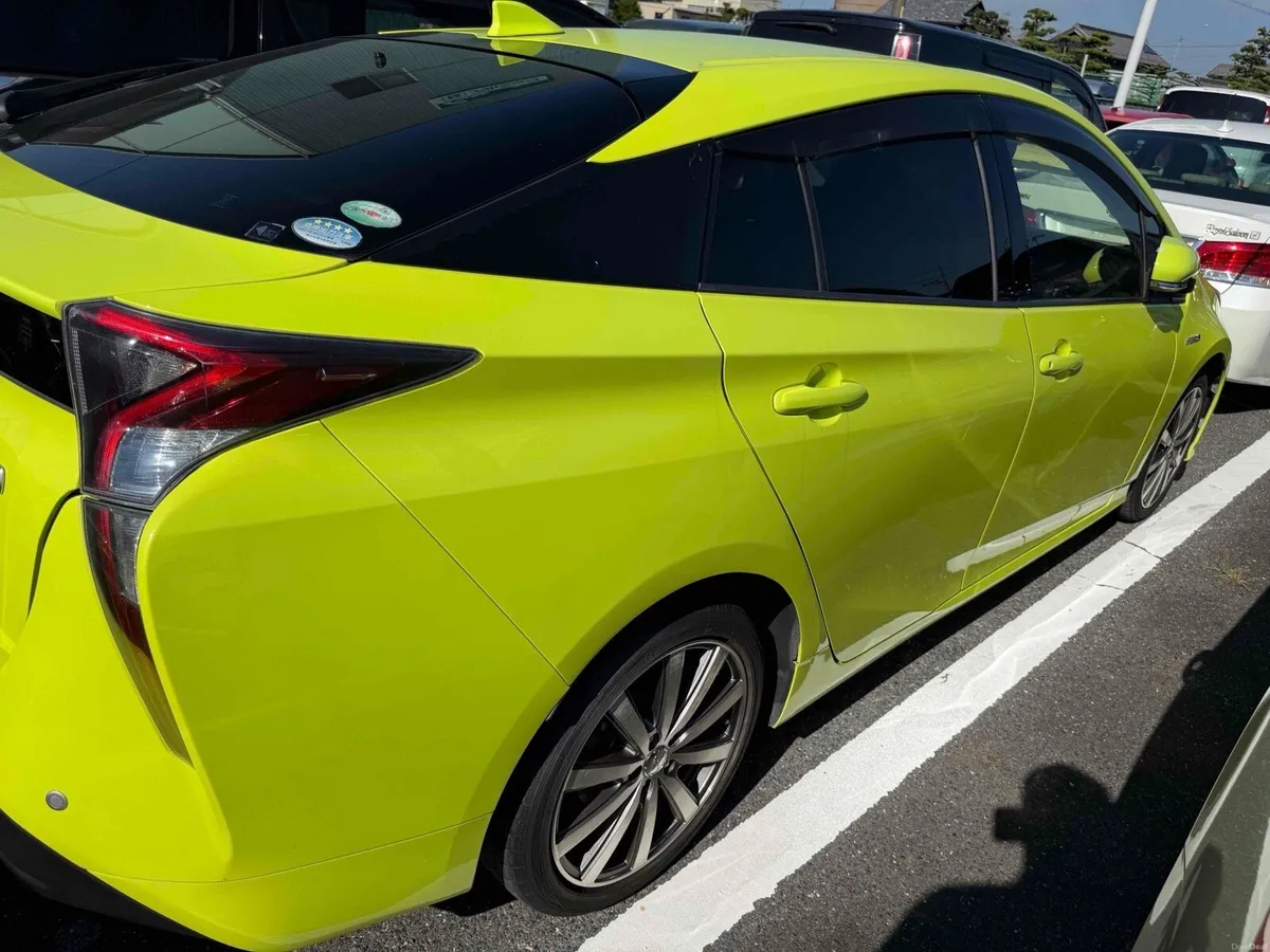 2016 Toyota Prius Hybrid 59k km arriving 29/10/26 - Image 6