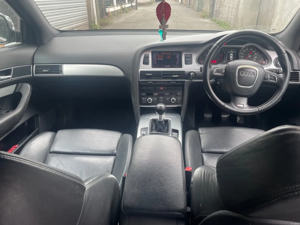 Audi A6 2011 - Image 2