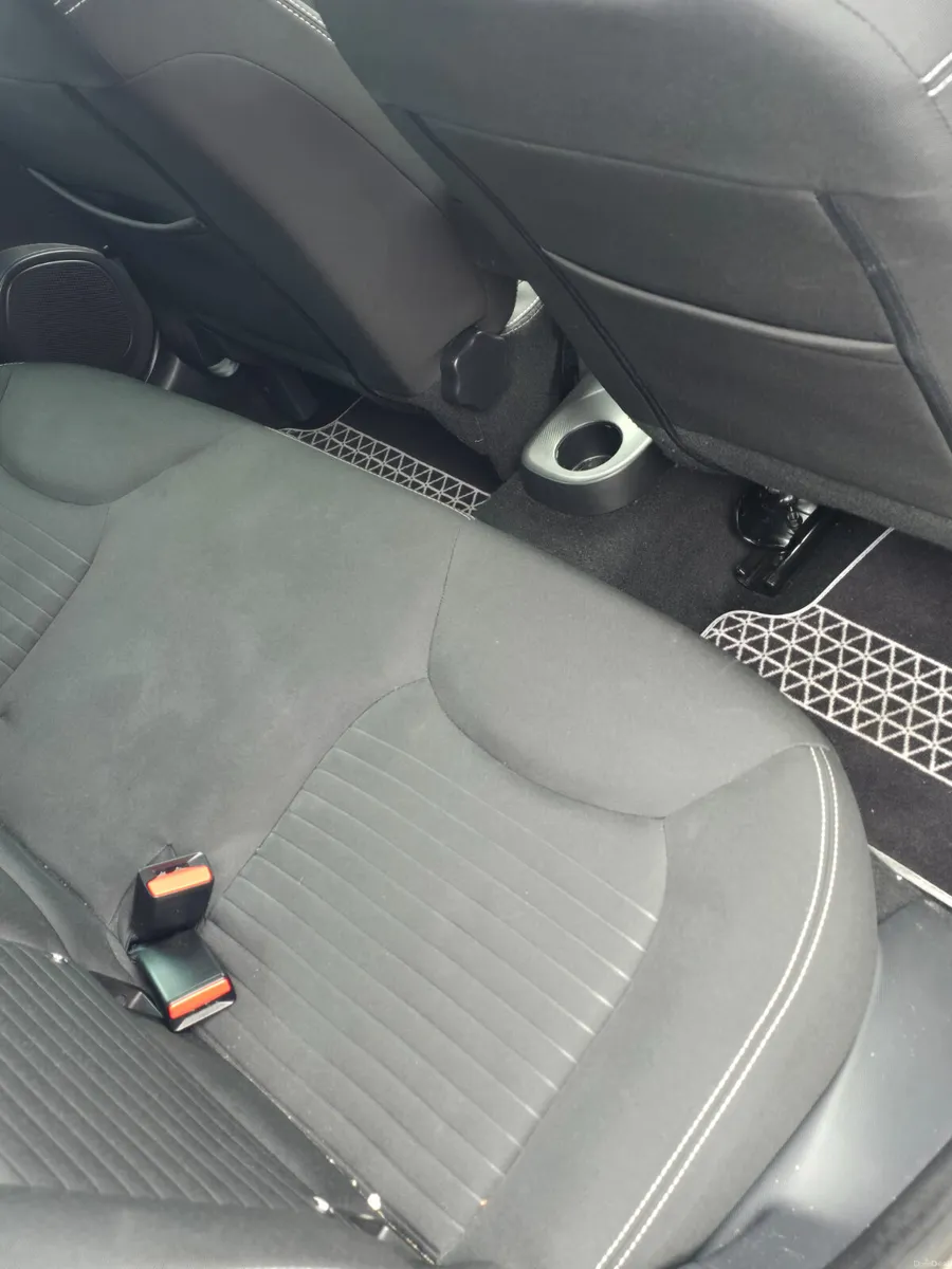 Renault Clio 2015 petrol automatic low miles €6990 - Image 5