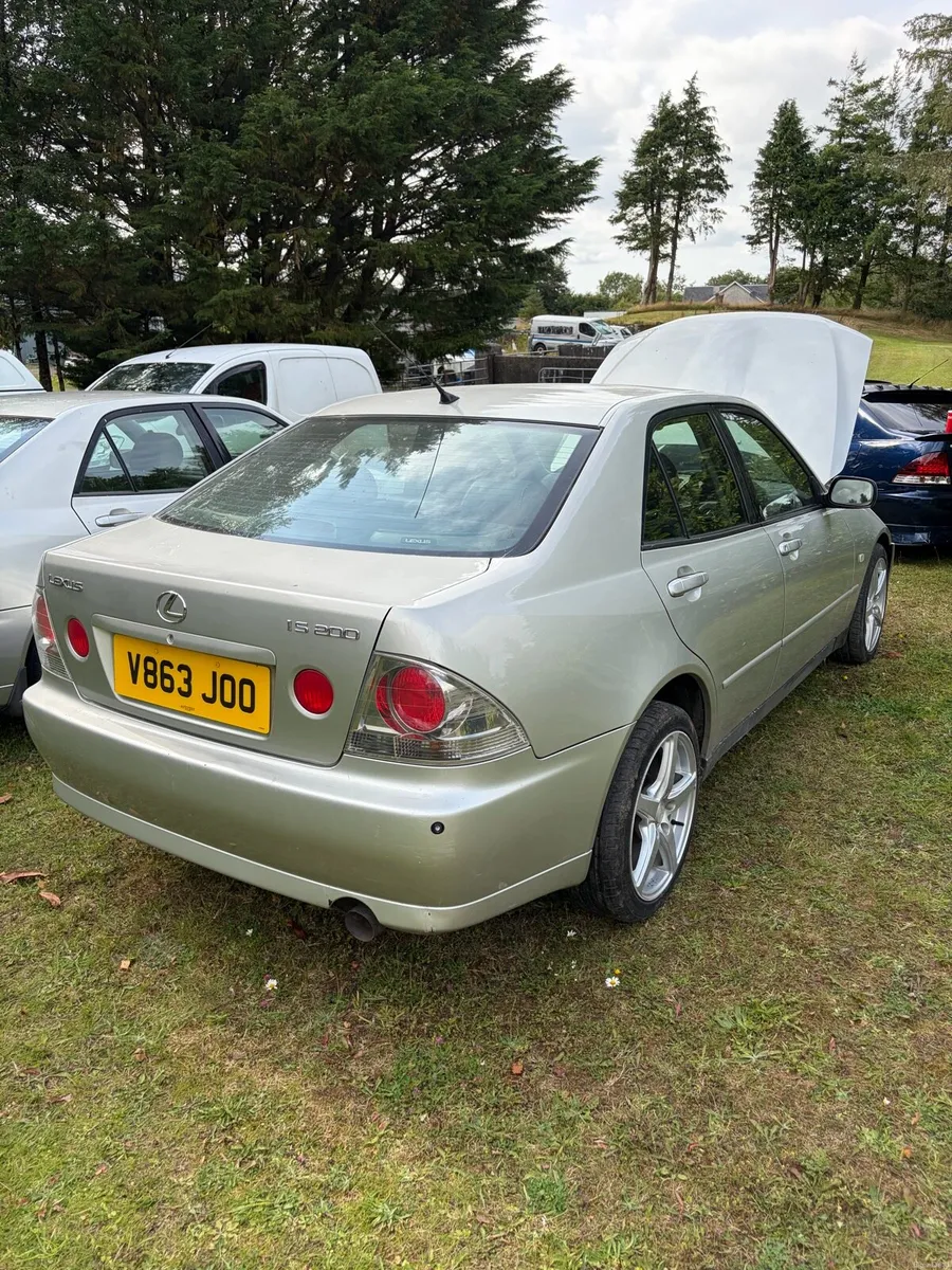 99 Lexus is200 auto - Image 4