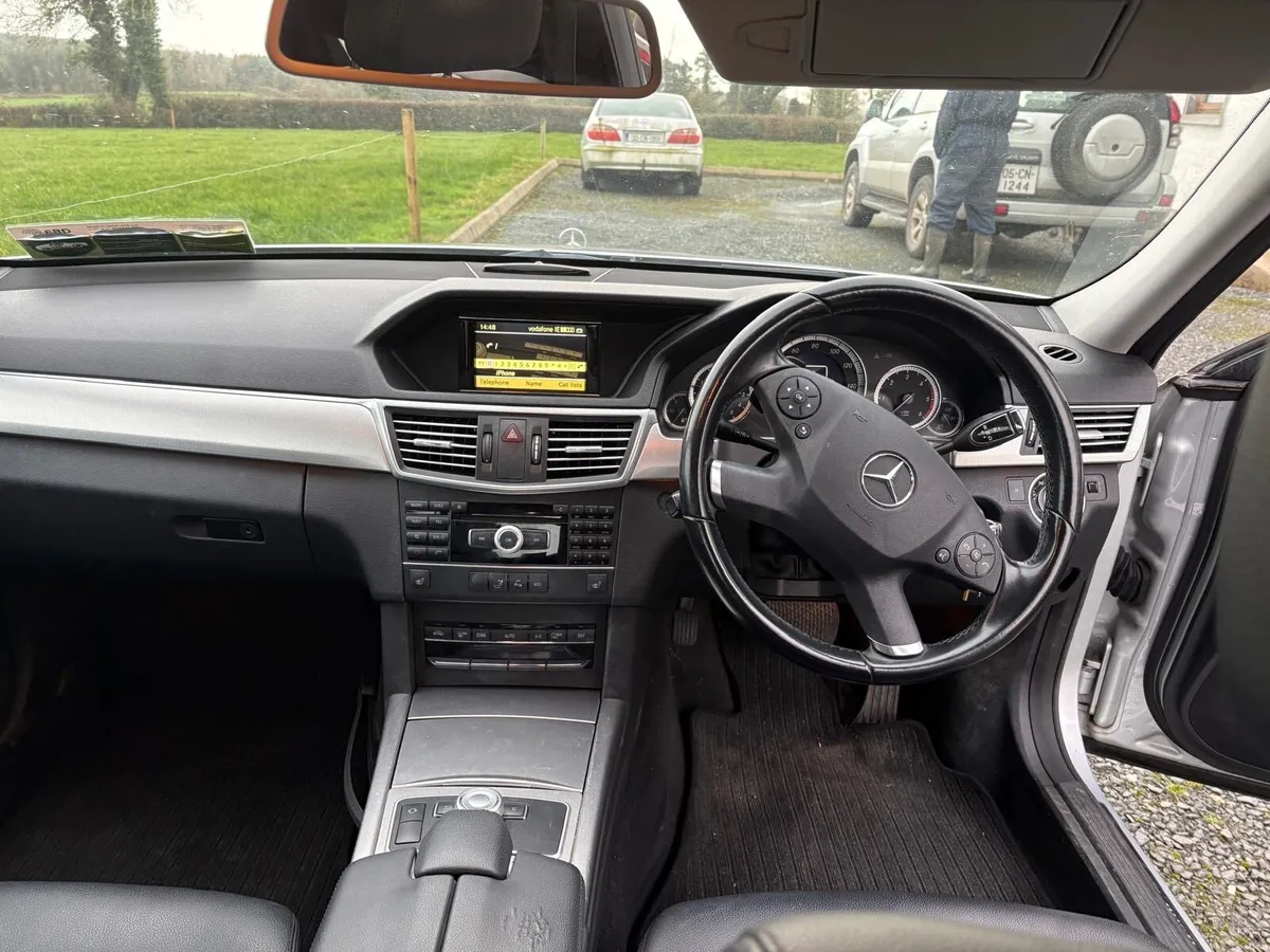 Mercedes Benz - Image 6