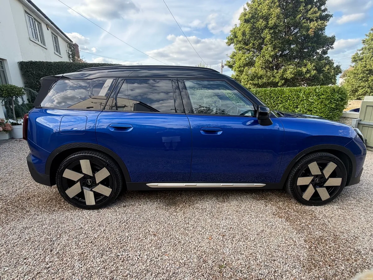 Mini Countryman E - Image 2