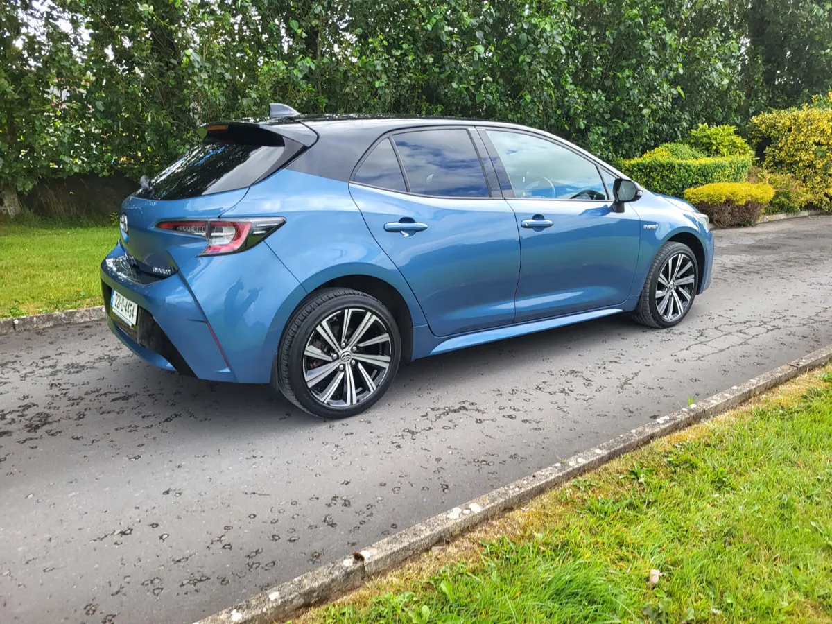 Toyota Corolla  SPORT  HYBRID AUTOMATIC - Image 2