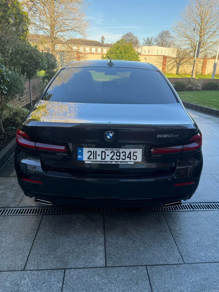 BMW 5 Series - Image 4