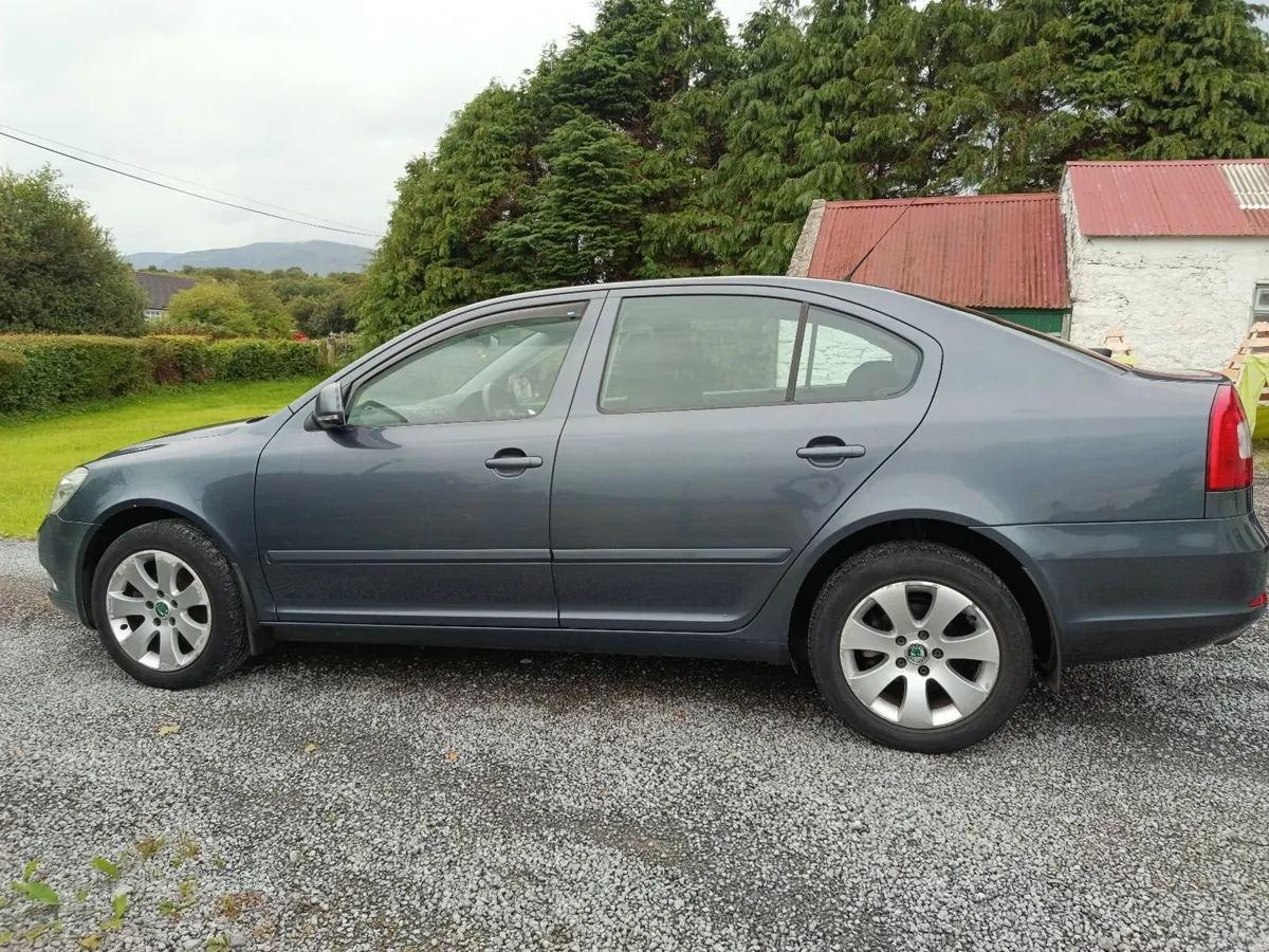 Skoda Octavia Elegance 1.6TDI well maintained - Image 4