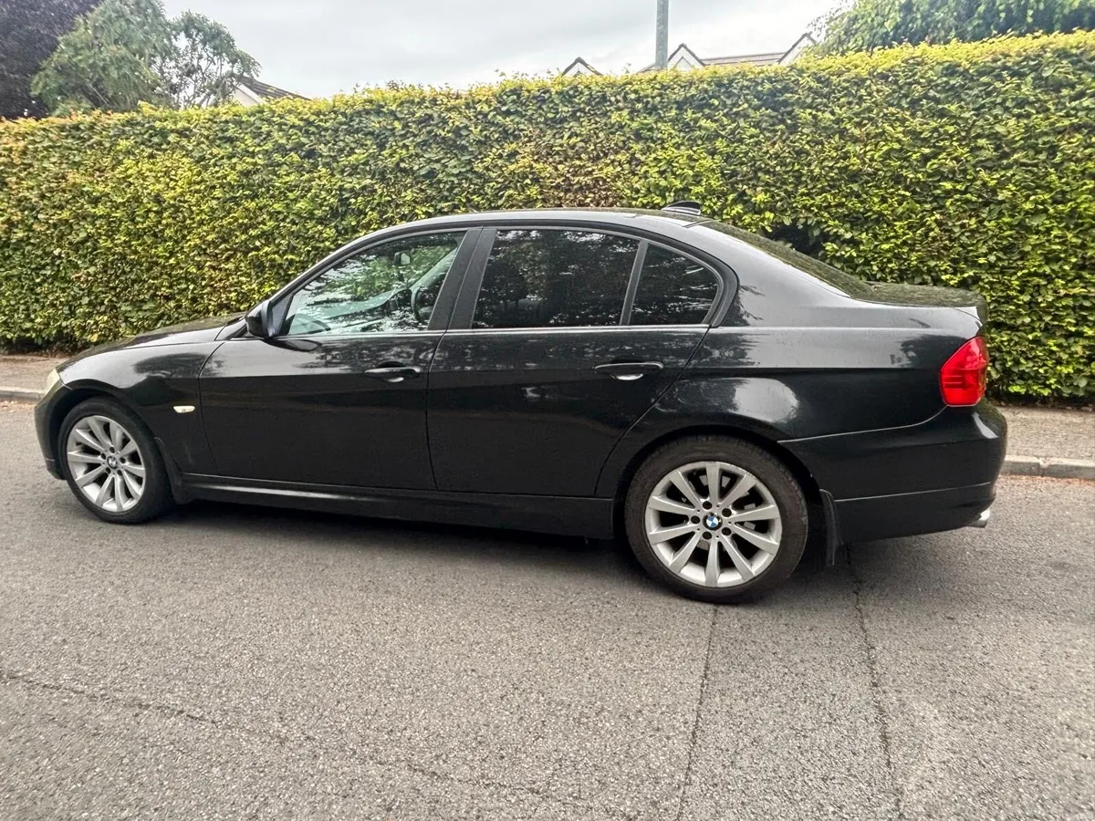 2011 BMW 320d AUTO !! NCT 03/27!! Nice Car!! - Image 3