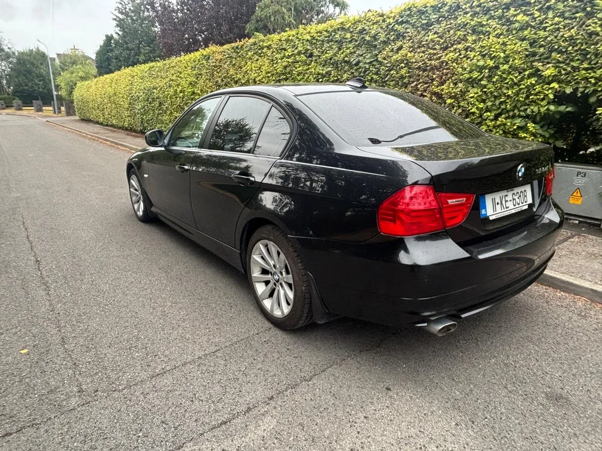 2011 BMW 320d AUTO !! NCT 03/27!! Nice Car!! - Image 5