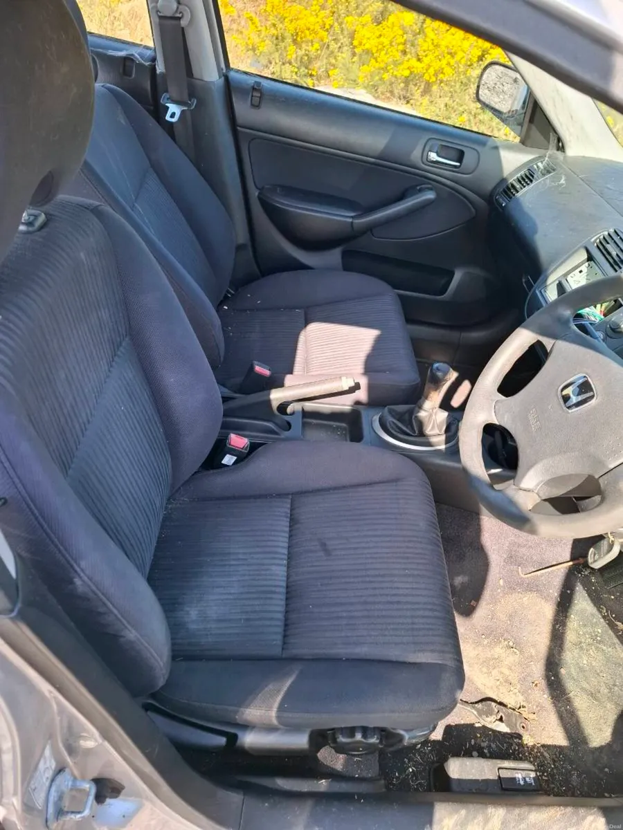 Honda civic - Image 4