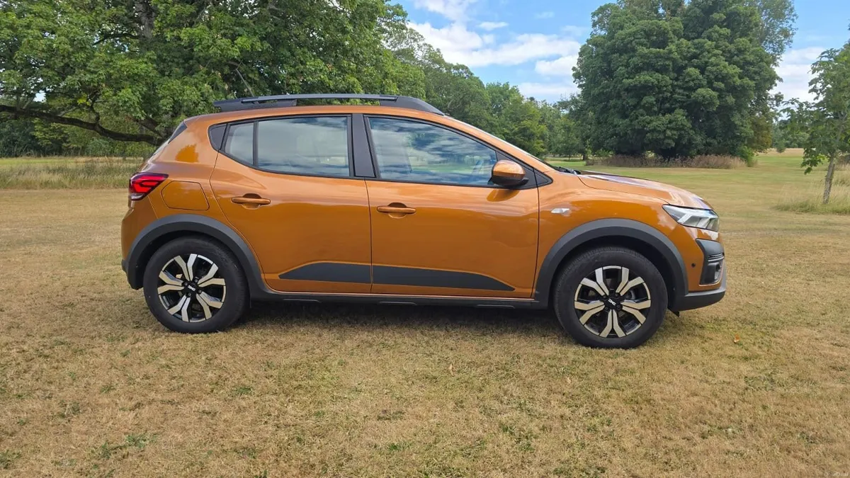 241 Dacia Sandero Stepway AUTOMATIC/Mint/Full Spec - Image 2