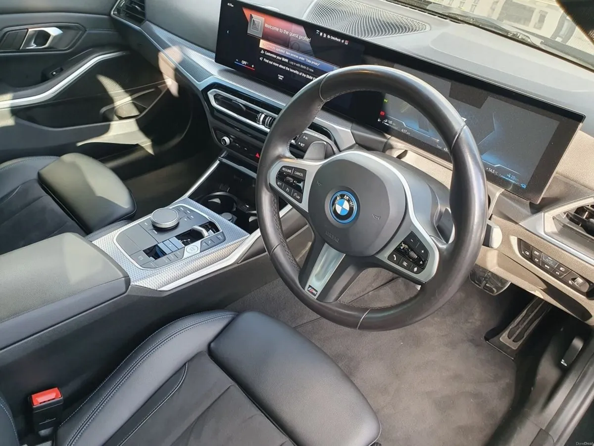 BMW 3-Series 330e M Sport Saloon - Image 6