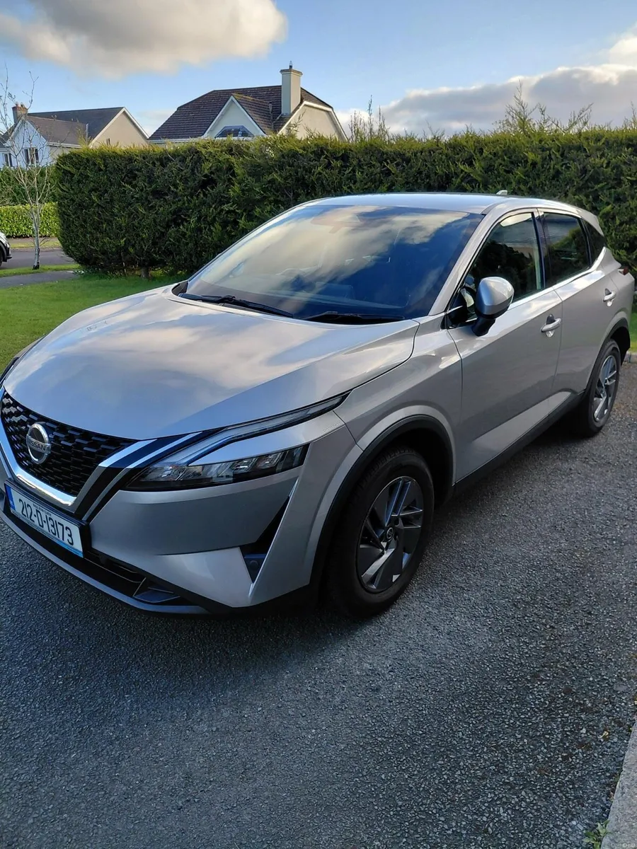 2021 Nissan Qashqai SV Premium Mild Hybrid - Image 2