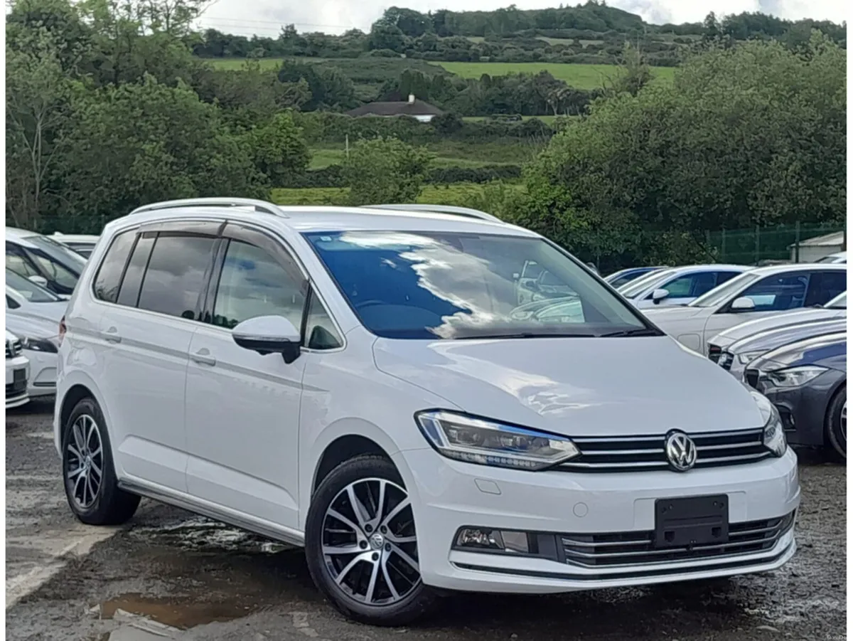Volkswagen Touran 1.4 L Petrol TSI HIGH LINE - Aut - Image 2