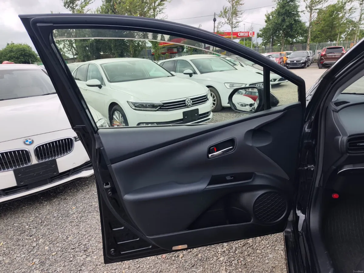 Toyota Prius 1.8L Petrol Hybrid Automatic (3937) - Image 4