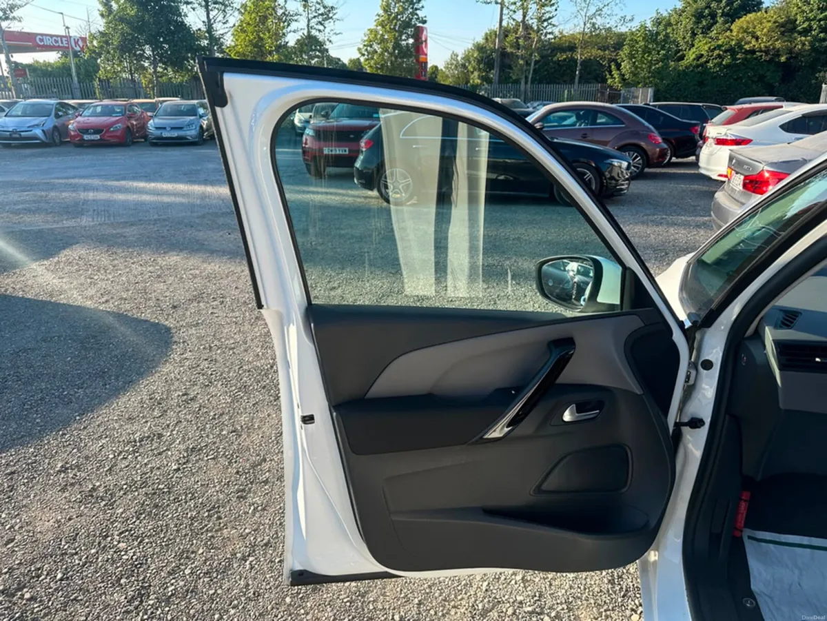 Citroen C4 Picasso Grand SHINE HDI 2.0L Diesel Aut - Image 4