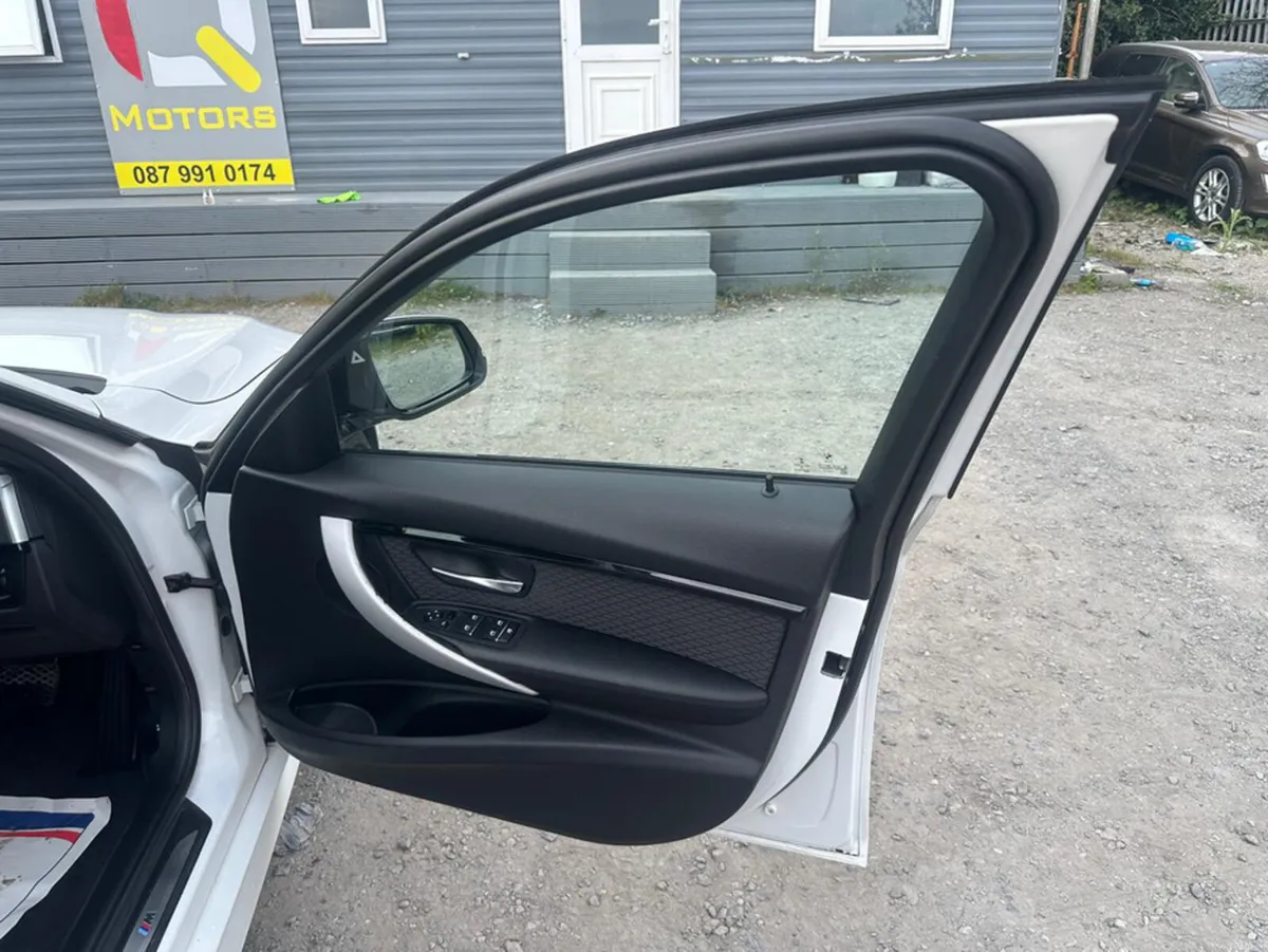 BMW 3-Series M-SPORT 2.0L Petrol Automatic LOW Mil - Image 4