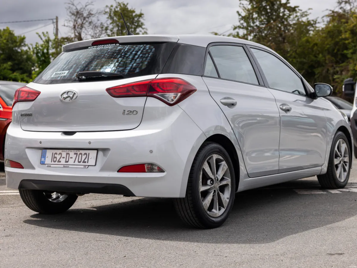 Hyundai i20 DELUXE 5DR - Image 4