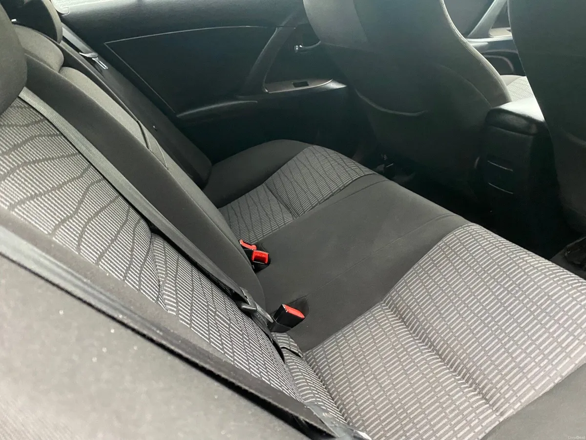 TOYOTA AVENSIS ESTATE MEW NCT NICE DRIVER - Image 6